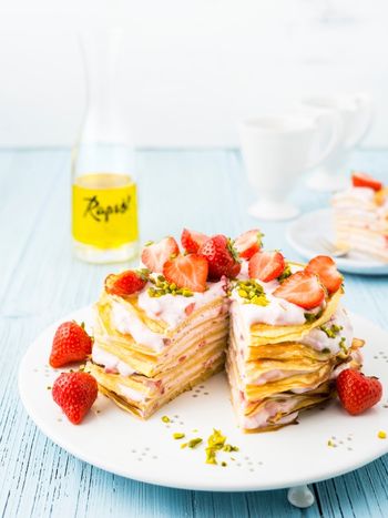 Erdbeer-Pfannkuchen-Torte