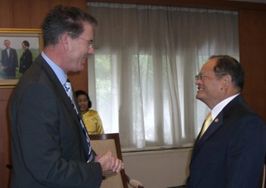 Dr Mueller und Theera Wongsamut