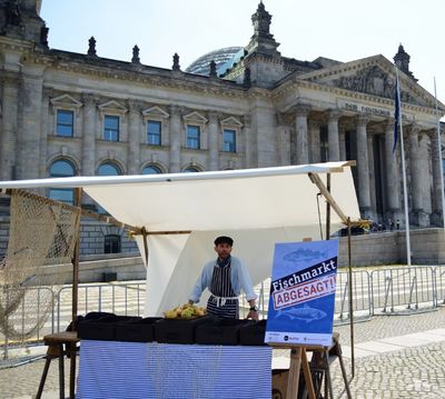 Fischmarkt vor dem Reichstag