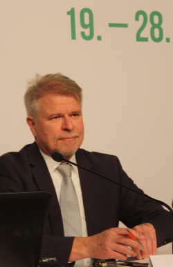 Dr. Helmut Schramm