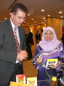 Dr Mueller und Datuk Rohani Karim